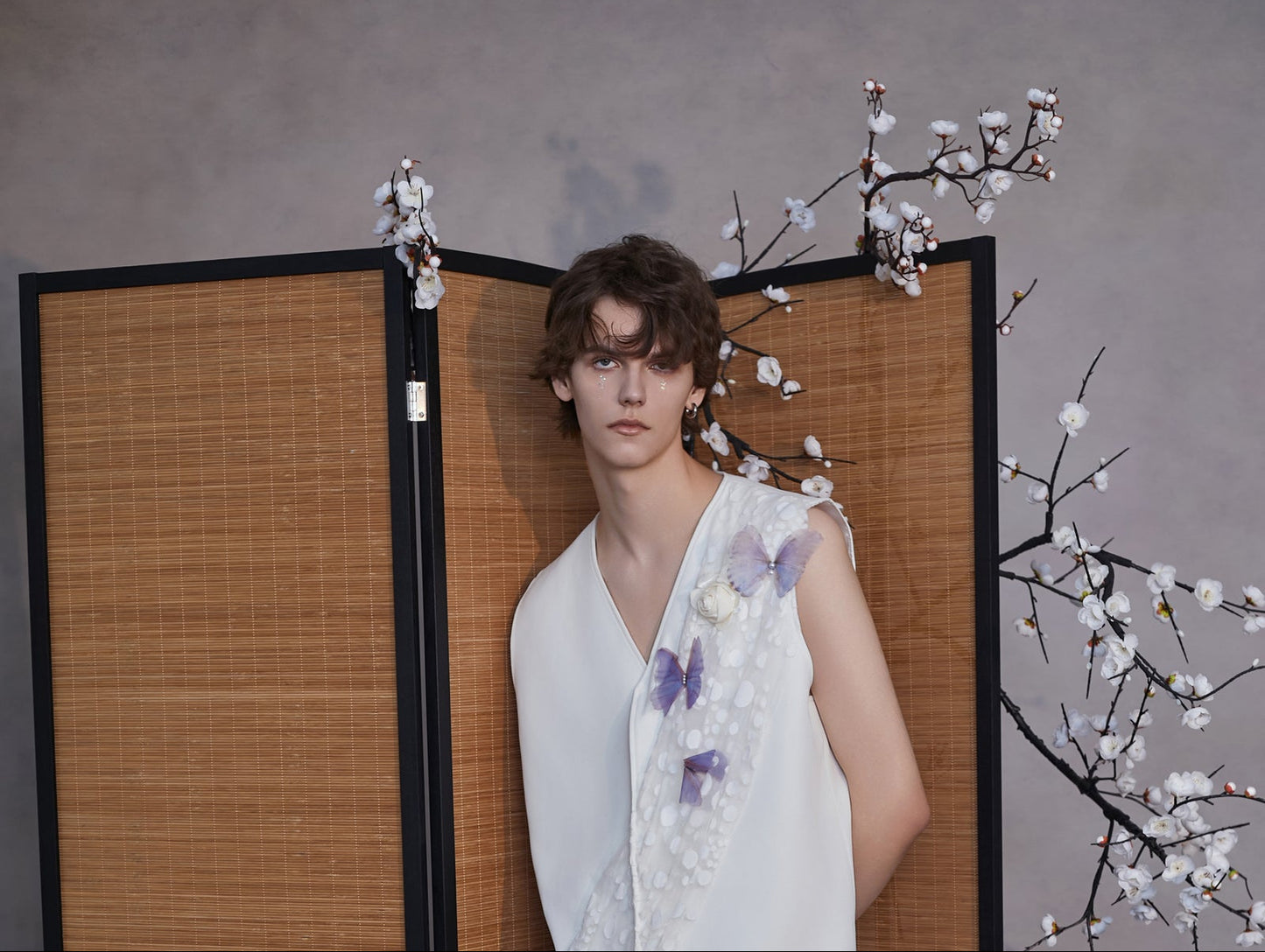 JIECHI  white loose sleeveless applique vest- ORLANDO.