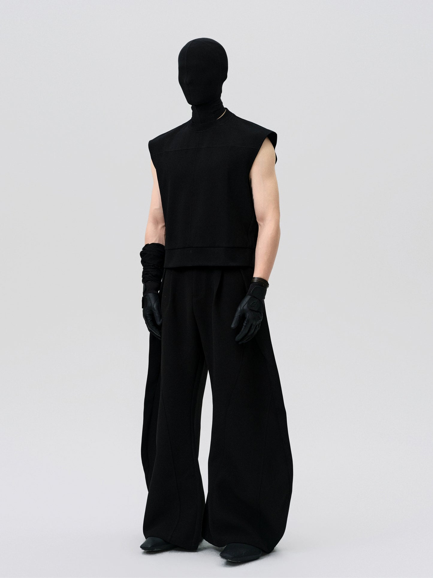 FRKM SCD Inverted Triangle Cropped Loose Sleeveless Vest - YARA.