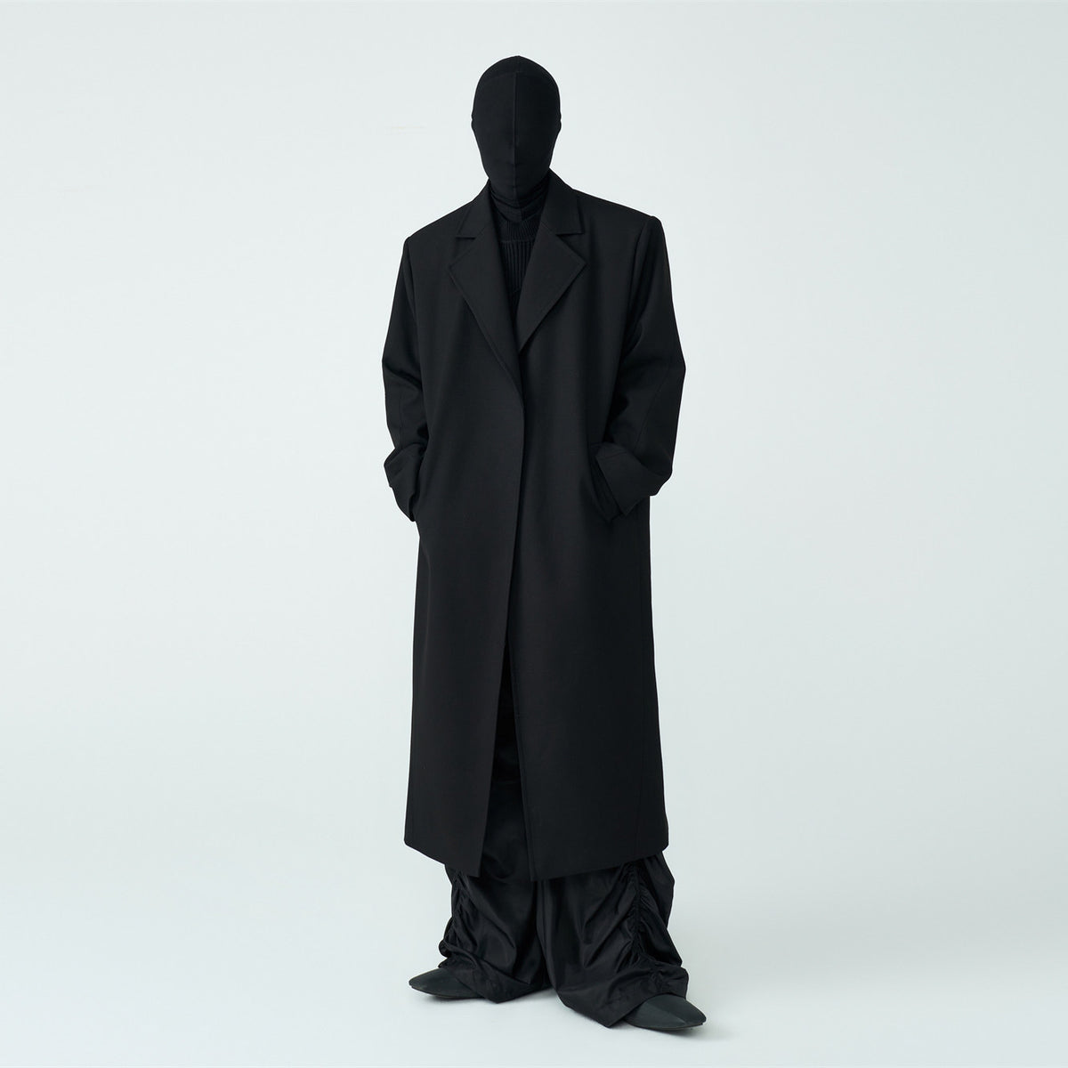 FRKM SCD SS Wool Unbuttoned Loose Shoulder Padded Midi Patchwork Black Coat - LEVI.