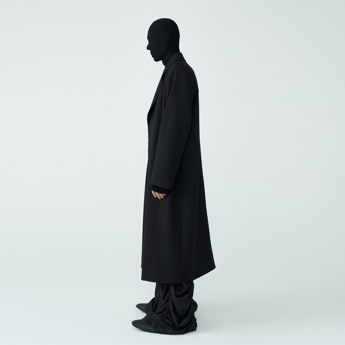 FRKM SCD SS Wool Unbuttoned Loose Shoulder Padded Midi Patchwork Black Coat - LEVI.