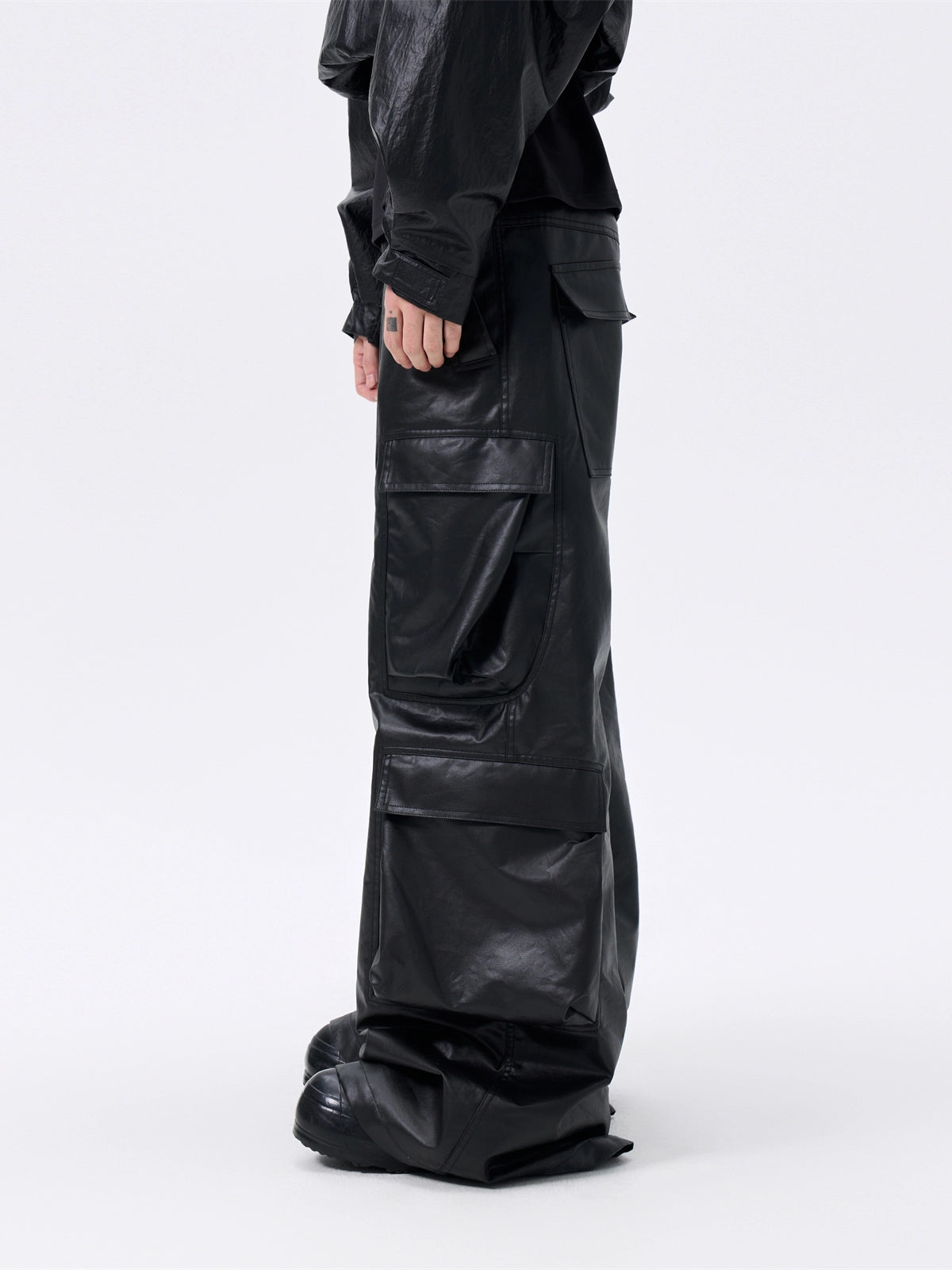 FRKM SCD Multi-Pocket Wax-Coated Three-Dimensional Cargo Pants - TATUM.